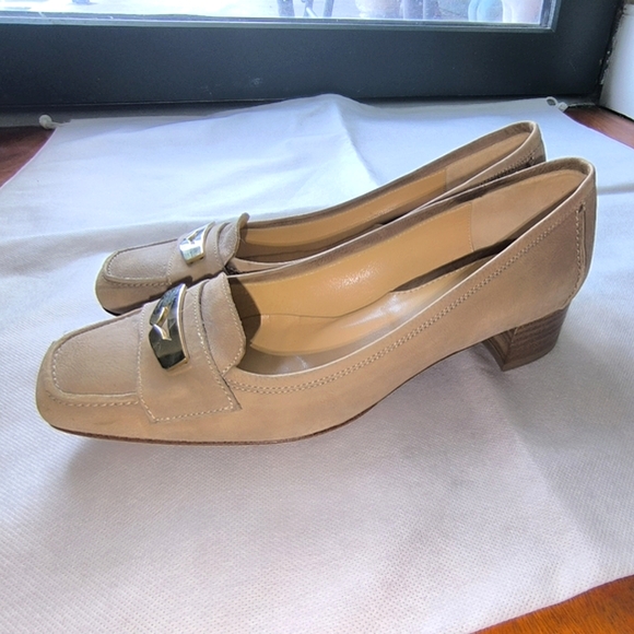 BOTICELLI Women’s Low Heel Beige Suede Loafers Made in Italy Size 7.5 - Picture 3 of 16